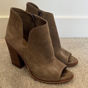 Vince Camuto Tan Peep-Toe Ankle Boots - Size 8